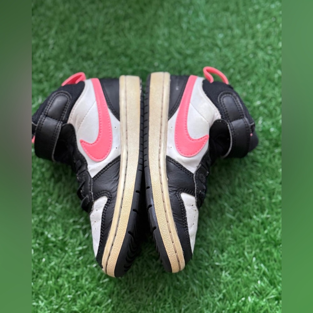 Nike Court Borough Mid 2
Big Kids' Shoes Size 11C